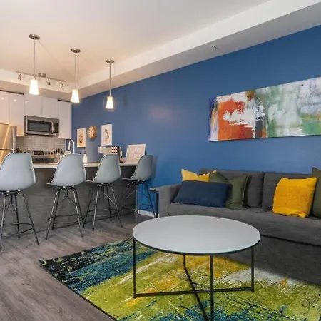 Downtown-Smart Tv-King Bed-Self Check-In-Balcony Apartment